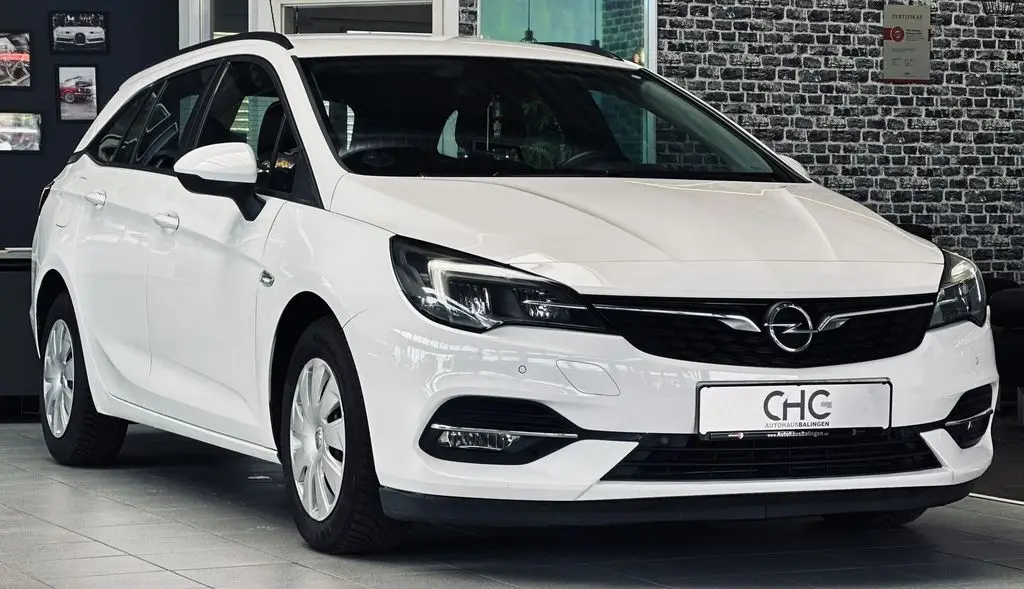 Photo 1 : Opel Astra 2020 Essence