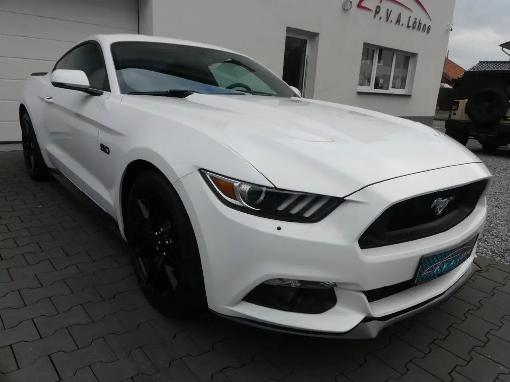 Photo 1 : Ford Mustang 2017 Petrol