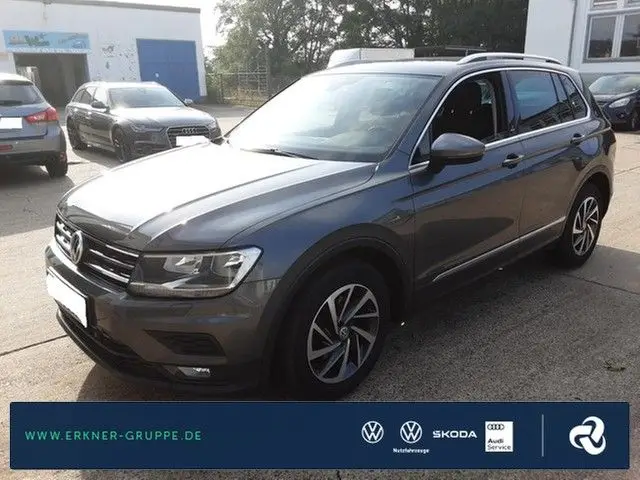 Photo 1 : Volkswagen Tiguan 2018 Essence