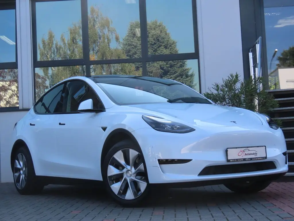 Photo 1 : Tesla Model Y 2023 Not specified