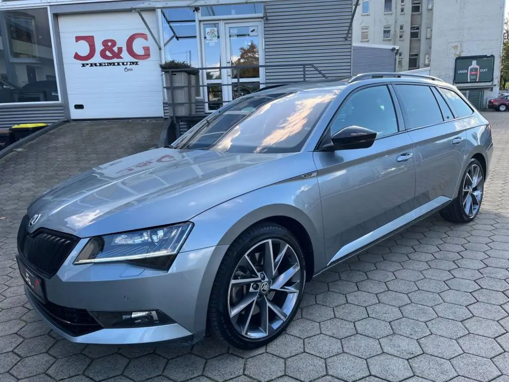 Photo 1 : Skoda Superb 2017 Essence