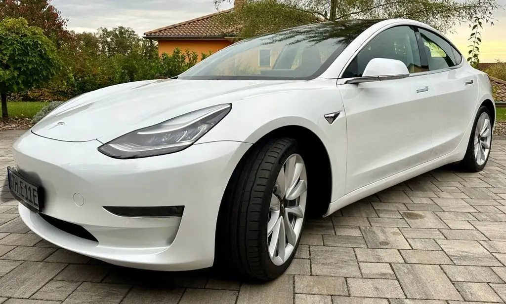 Photo 1 : Tesla Model 3 2020 Non renseigné