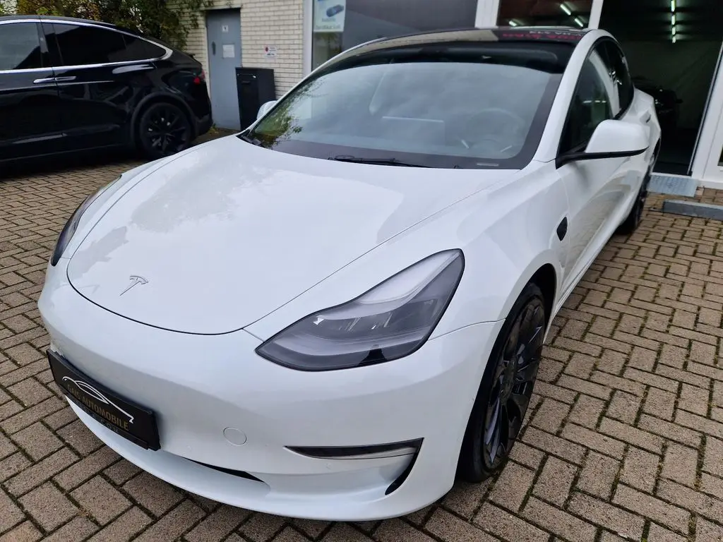 Photo 1 : Tesla Model 3 2022 Non renseigné