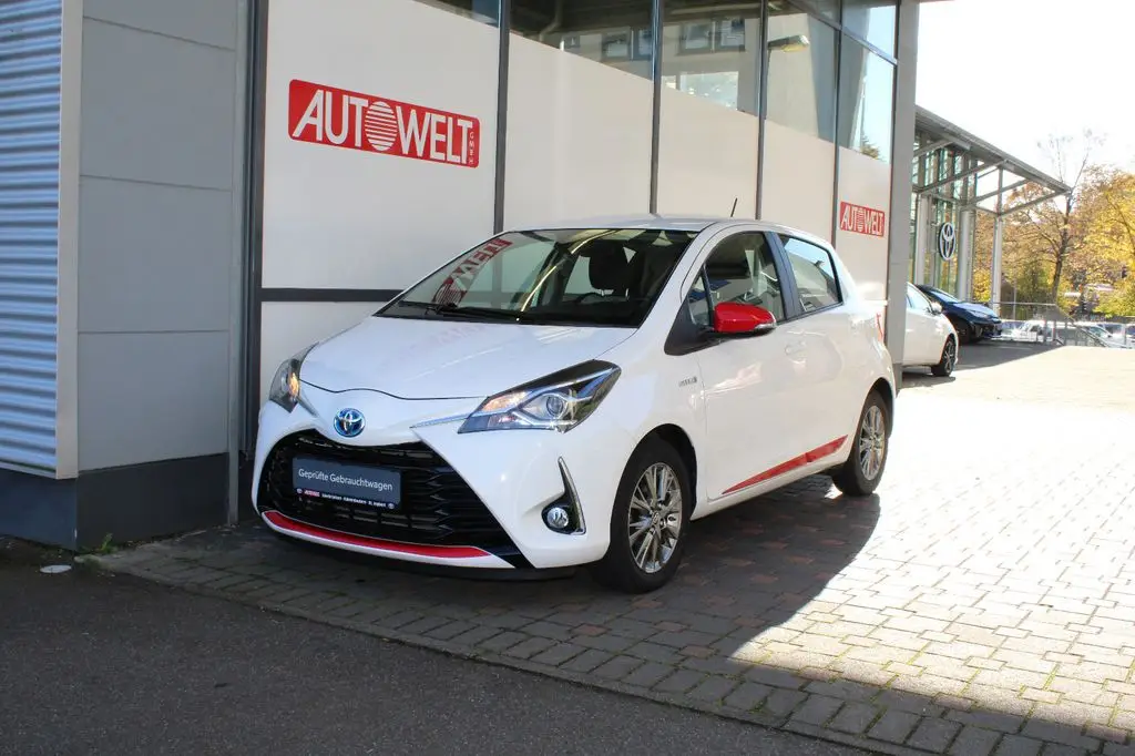 Photo 1 : Toyota Yaris 2017 Hybride