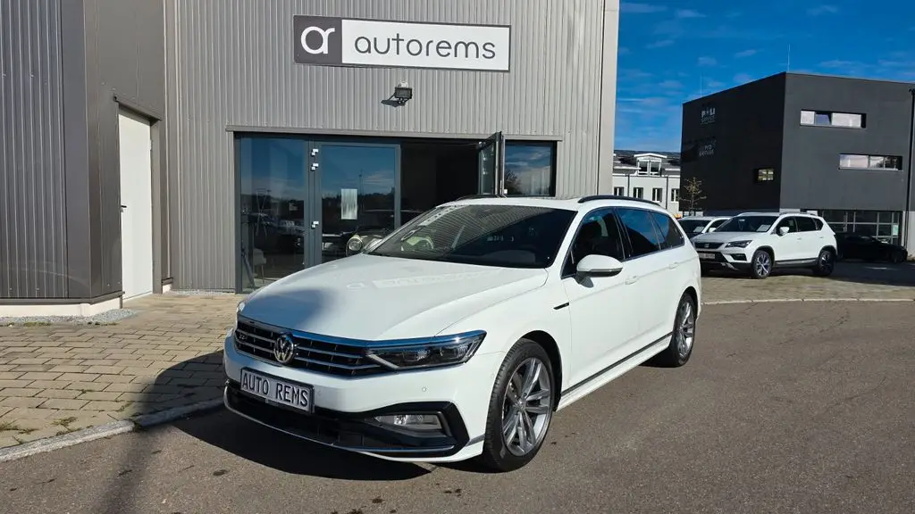 Photo 1 : Volkswagen Passat 2019 Petrol