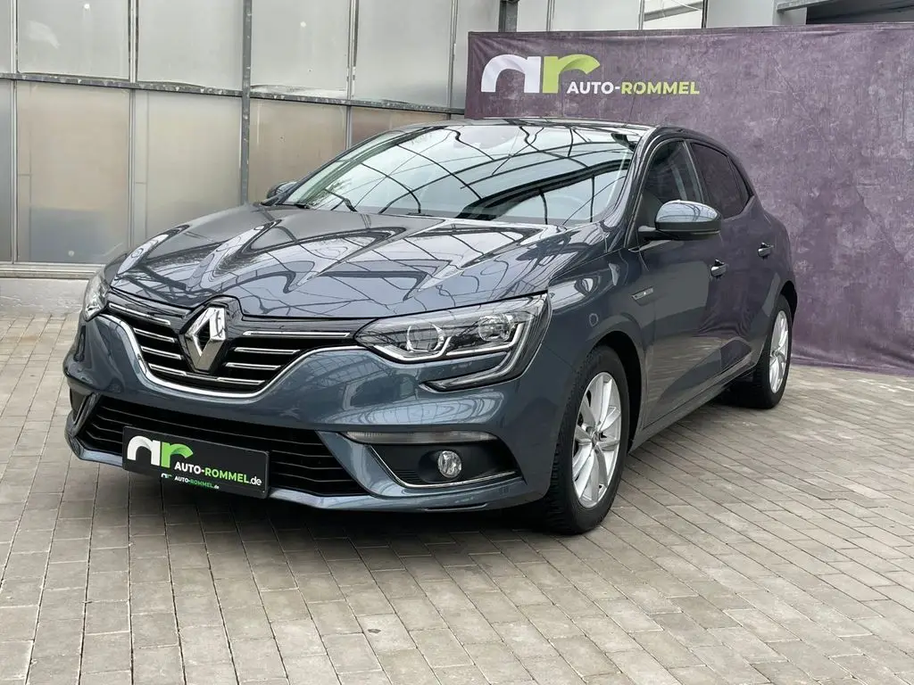 Photo 1 : Renault Megane 2017 Essence