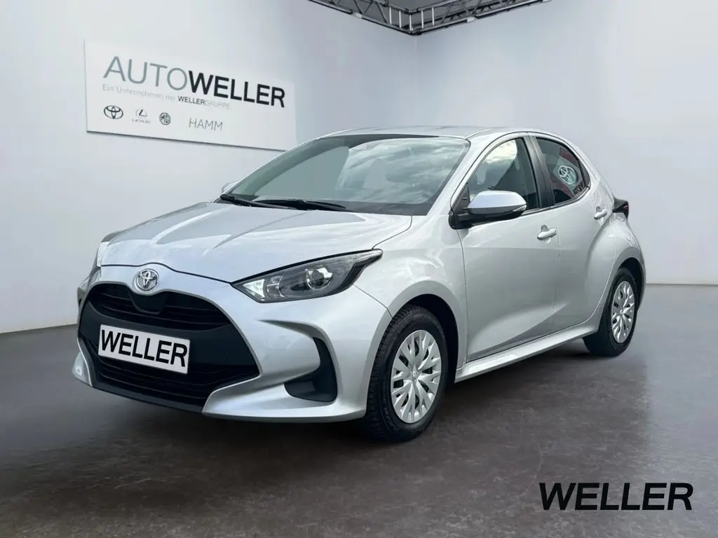 Photo 1 : Toyota Yaris 2021 Petrol