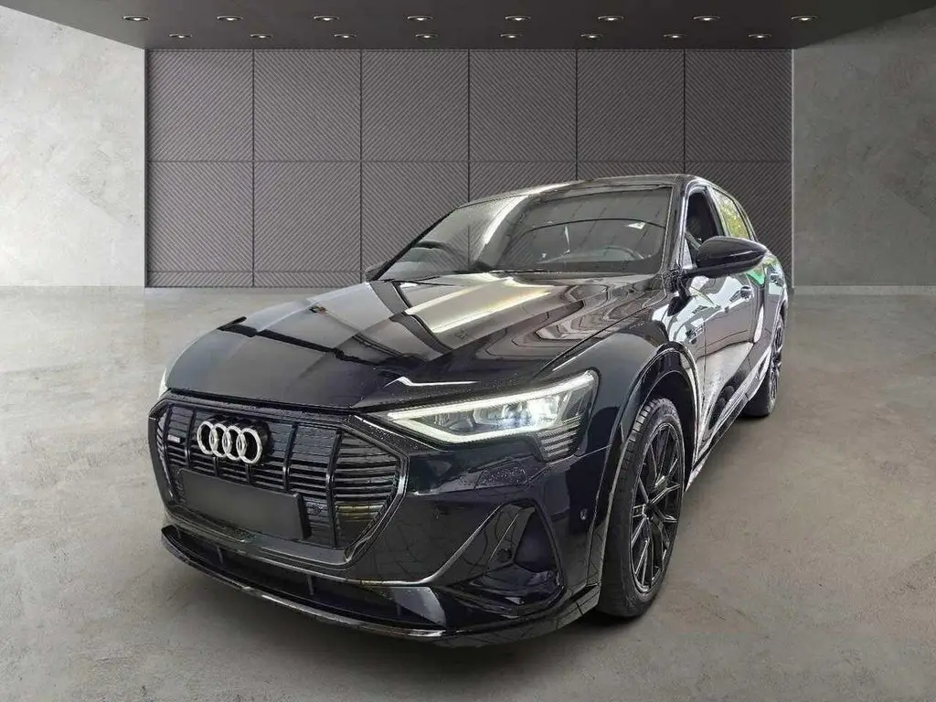 Photo 1 : Audi E-tron 2021 Non renseigné