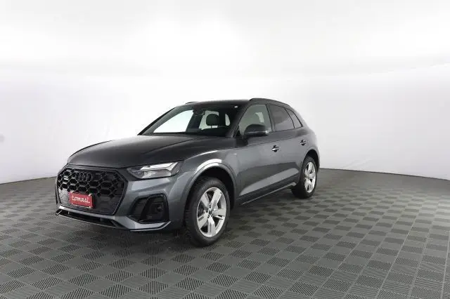 Photo 1 : Audi Q5 2023 Hybride