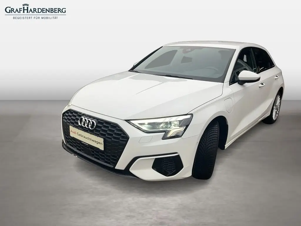 Photo 1 : Audi A3 2022 Hybride