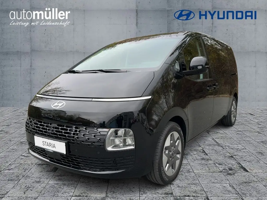 Photo 1 : Hyundai Staria 2024 Hybrid