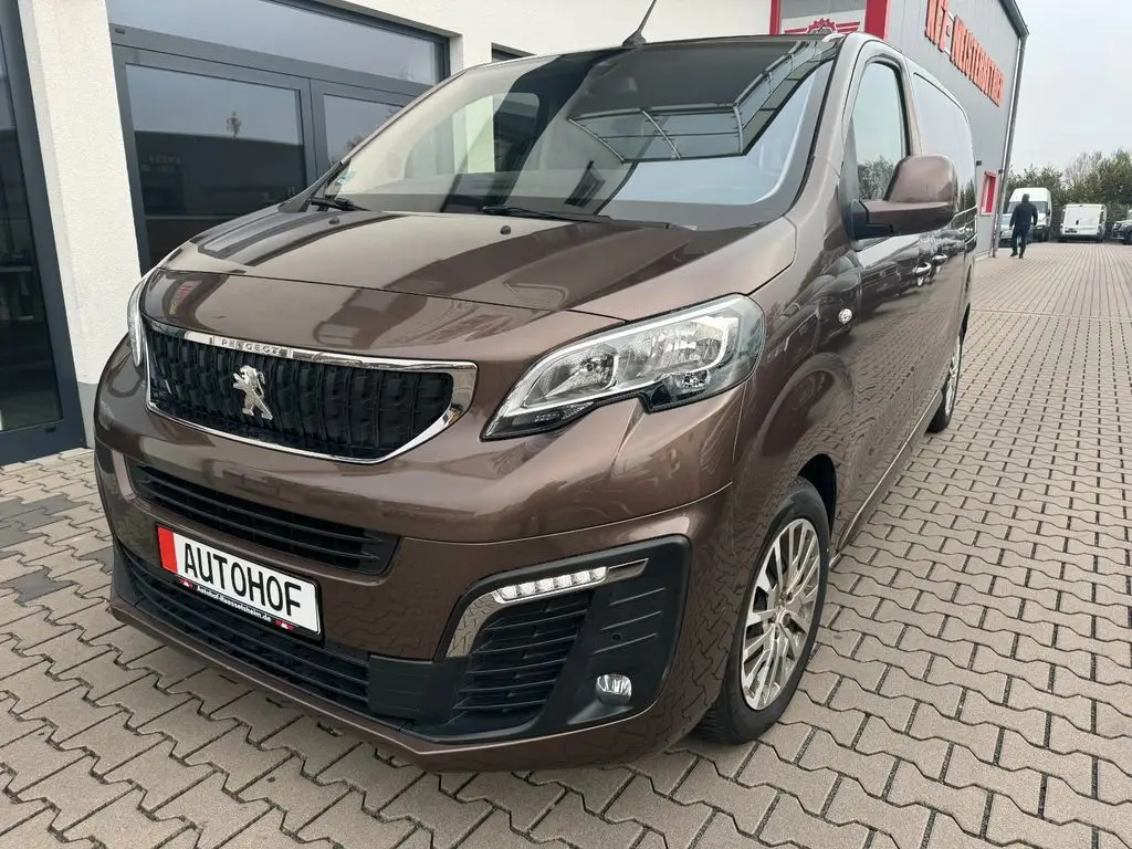 Photo 1 : Peugeot Traveller 2018 Diesel