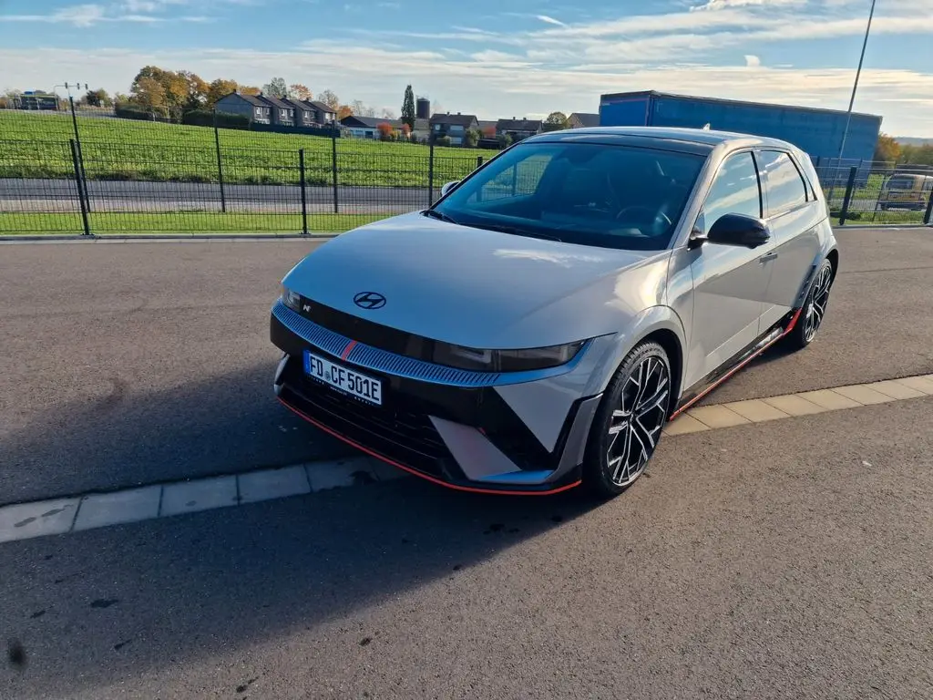 Photo 1 : Hyundai Ioniq 2024 Non renseigné