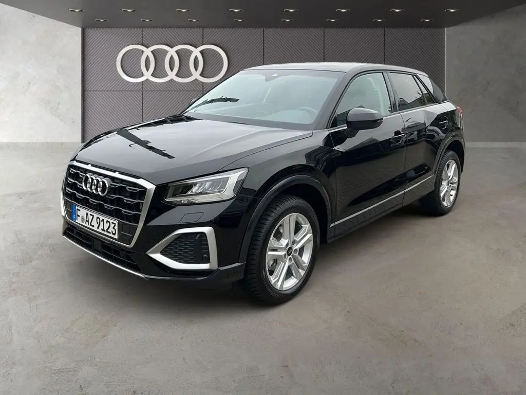 Photo 1 : Audi Q2 2024 Petrol