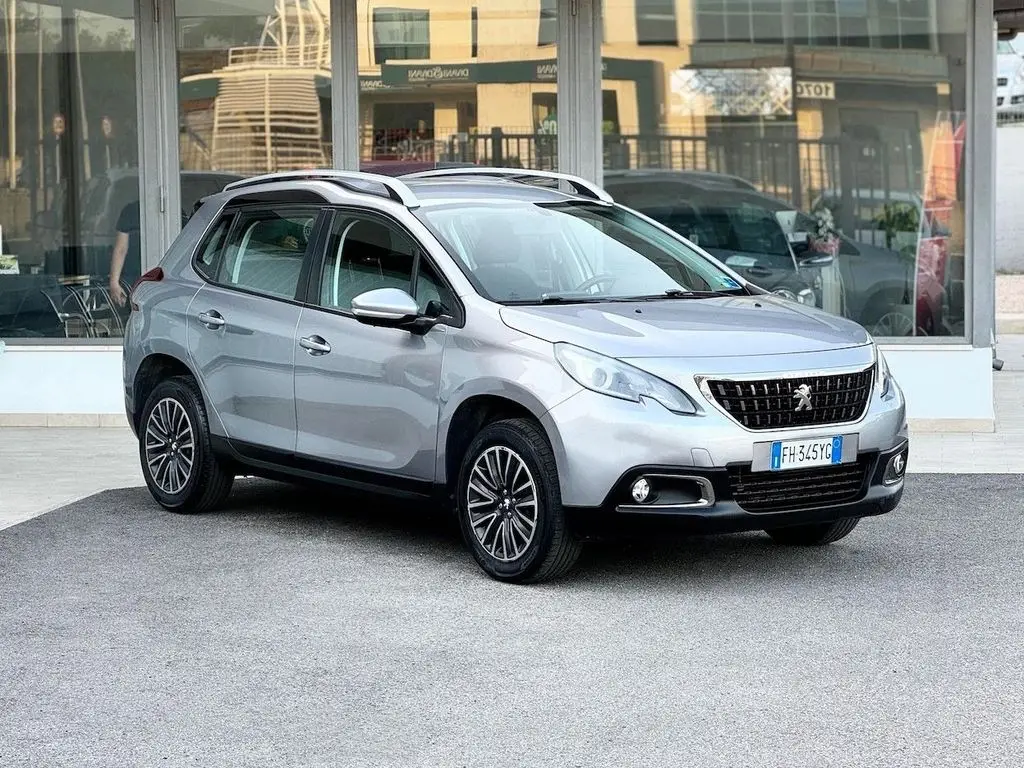 Photo 1 : Peugeot 2008 2017 Essence