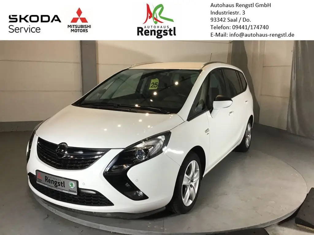 Photo 1 : Opel Zafira 2016 Petrol