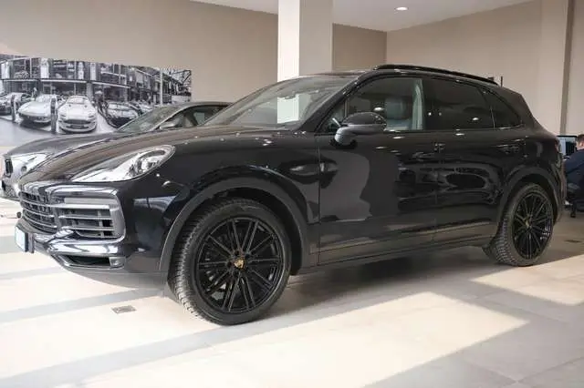 Photo 1 : Porsche Cayenne 2019 Essence