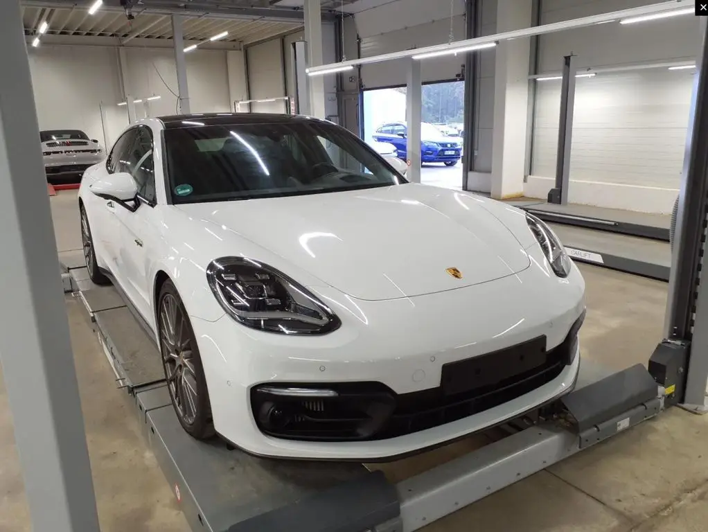 Photo 1 : Porsche Panamera 2023 Hybrid