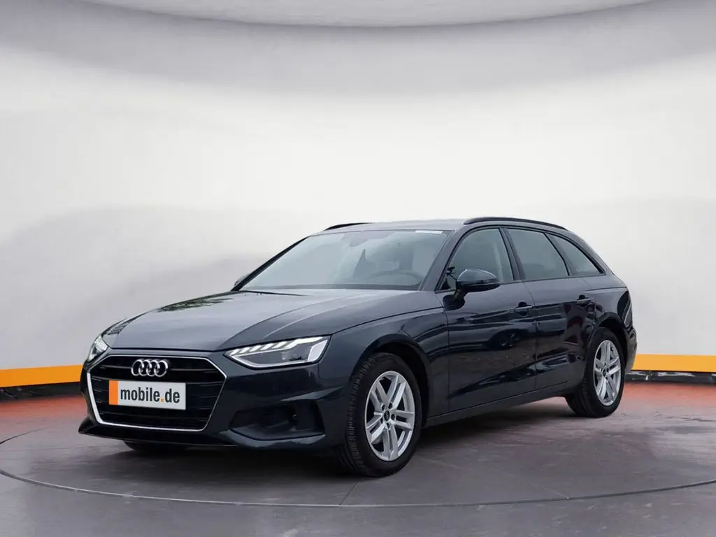 Photo 1 : Audi A4 2023 Essence