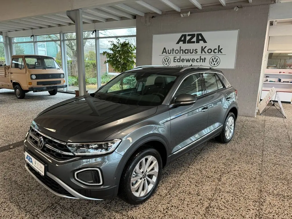 Photo 1 : Volkswagen T-roc 2024 Petrol