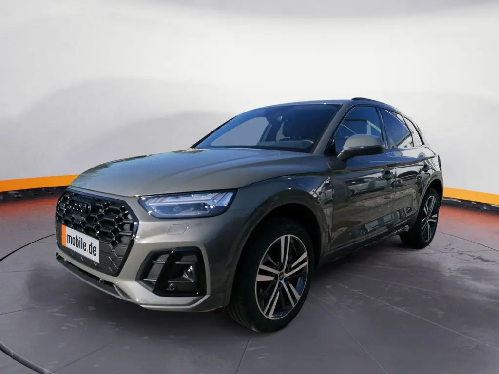 Photo 1 : Audi Q5 2023 Hybrid