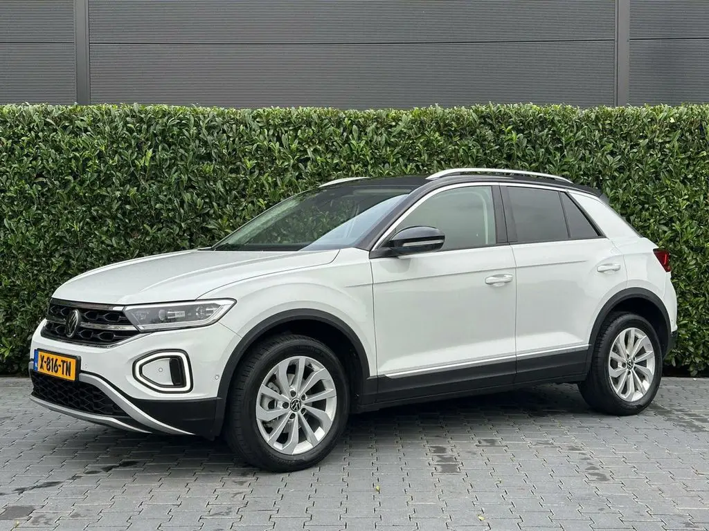 Photo 1 : Volkswagen T-roc 2023 Petrol