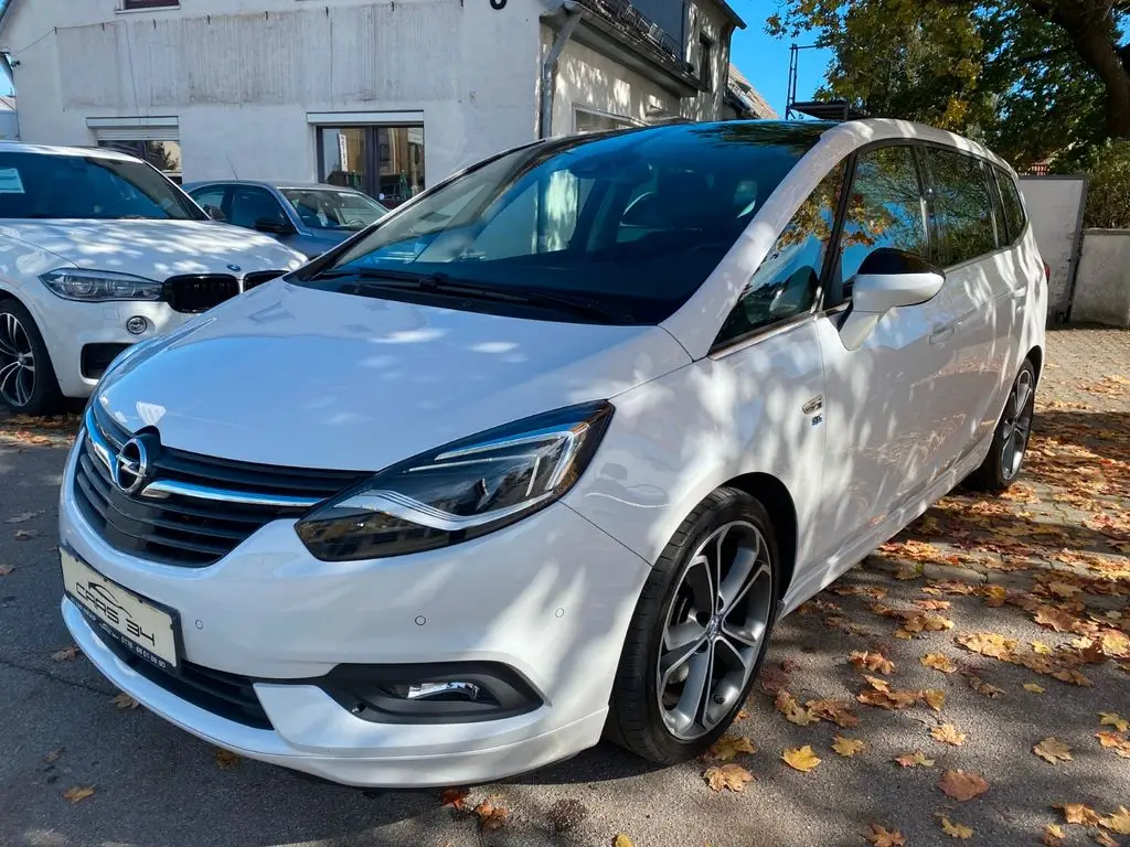 Photo 1 : Opel Zafira 2018 Diesel