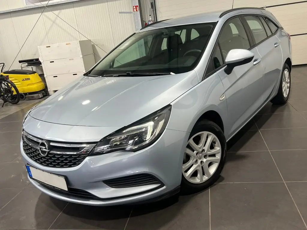 Photo 1 : Opel Astra 2018 Diesel