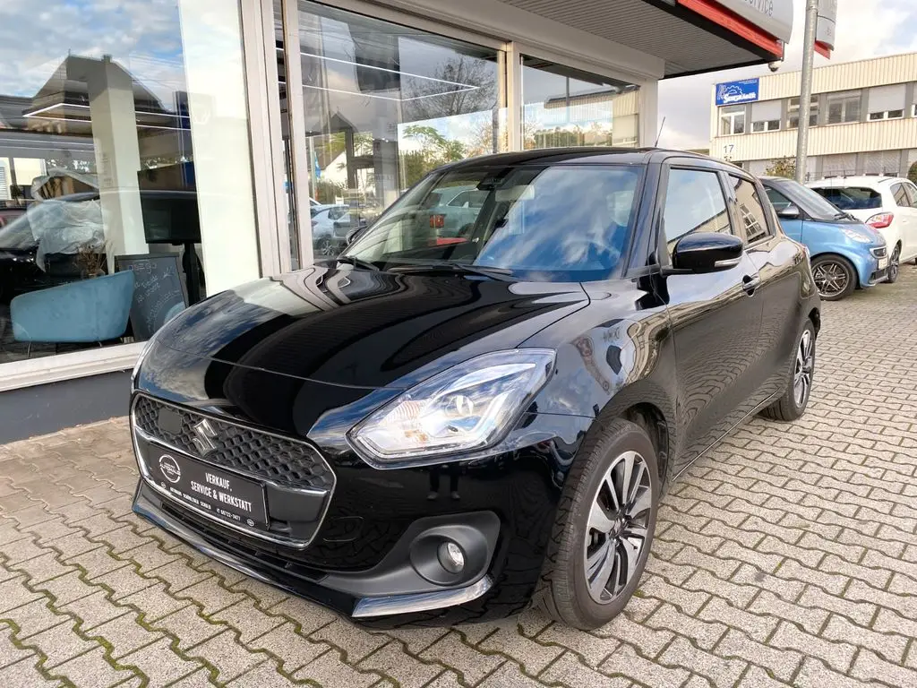 Photo 1 : Suzuki Swift 2018 Petrol