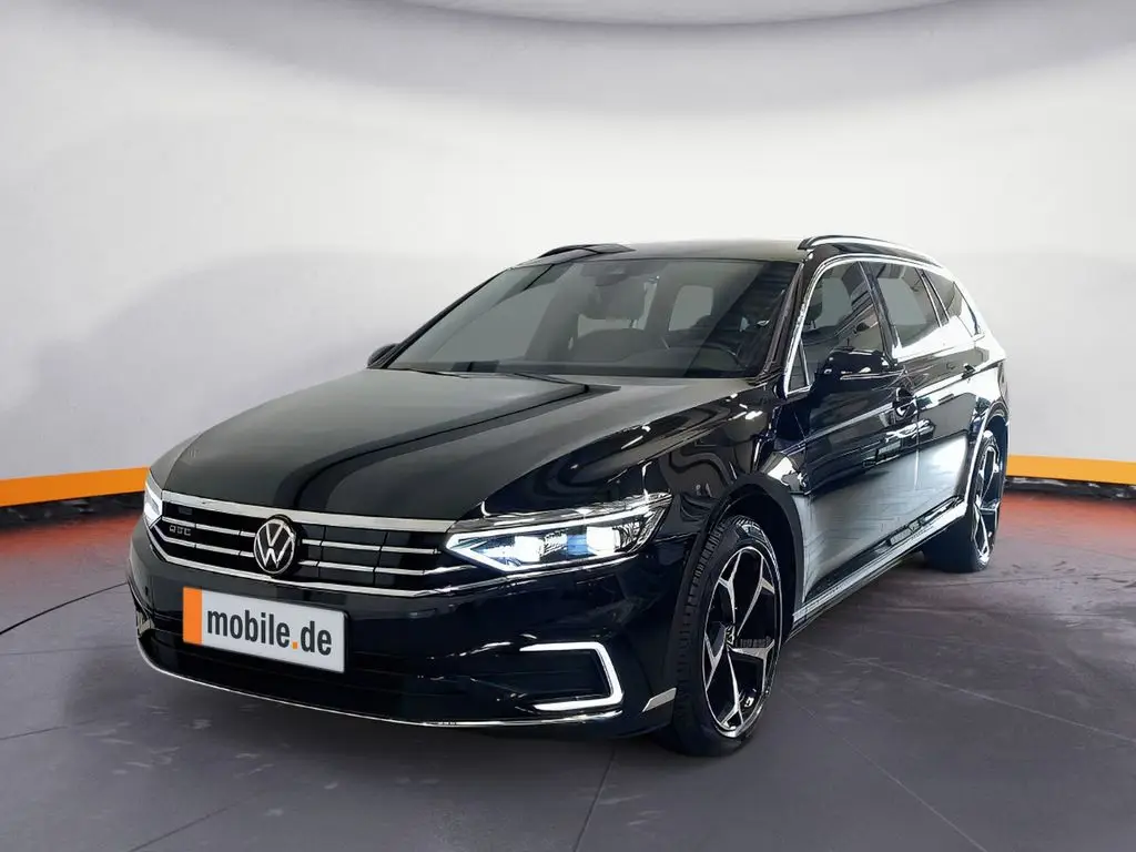 Photo 1 : Volkswagen Passat 2021 Hybrid