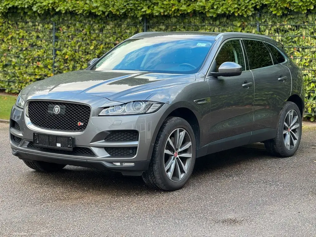 Photo 1 : Jaguar F-pace 2017 Petrol