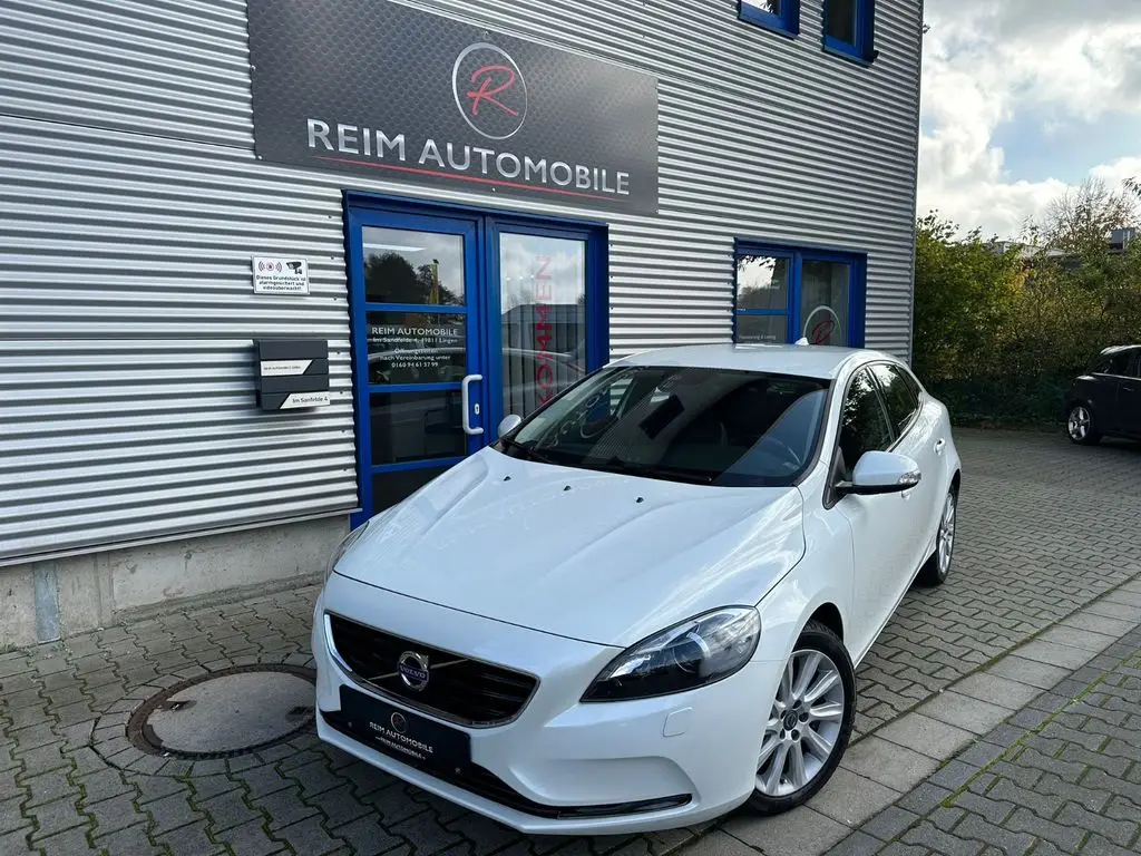 Photo 1 : Volvo V40 2015 Diesel