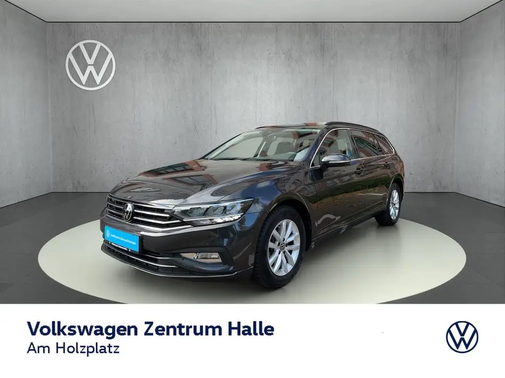 Photo 1 : Volkswagen Passat 2024 Petrol