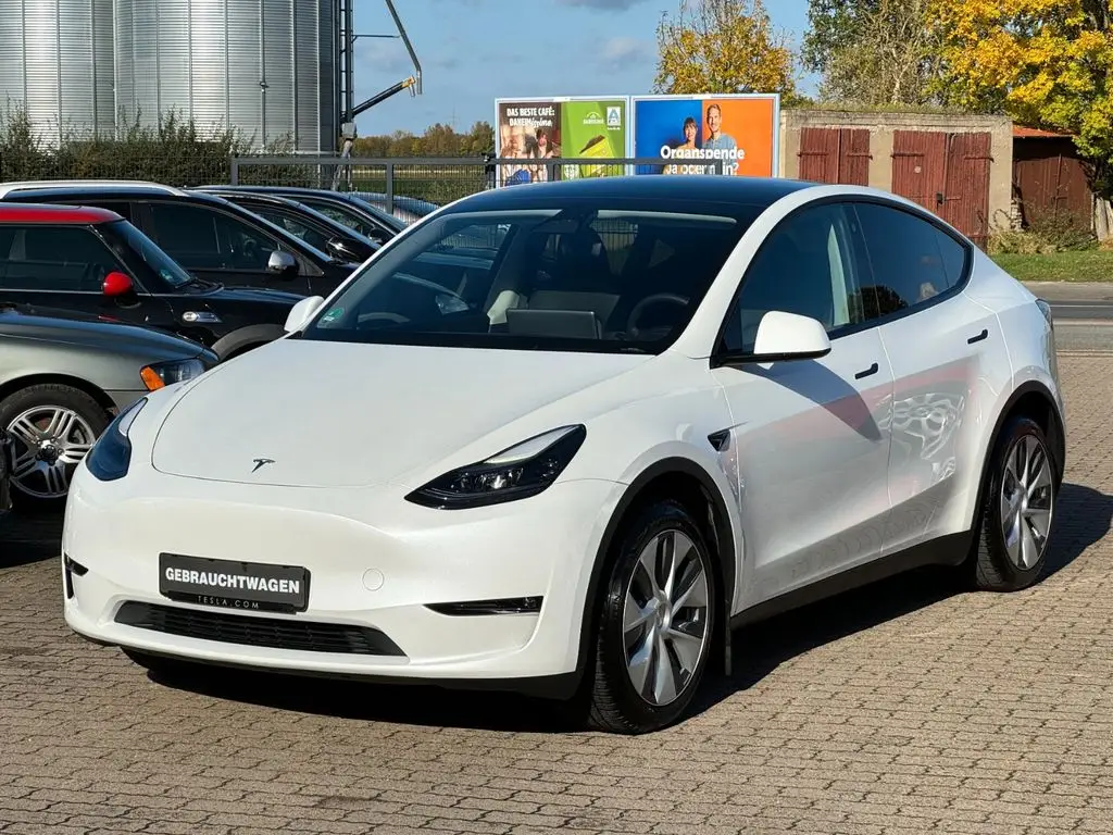 Photo 1 : Tesla Model Y 2023 Non renseigné