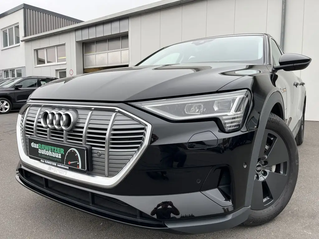 Photo 1 : Audi E-tron 2021 Non renseigné