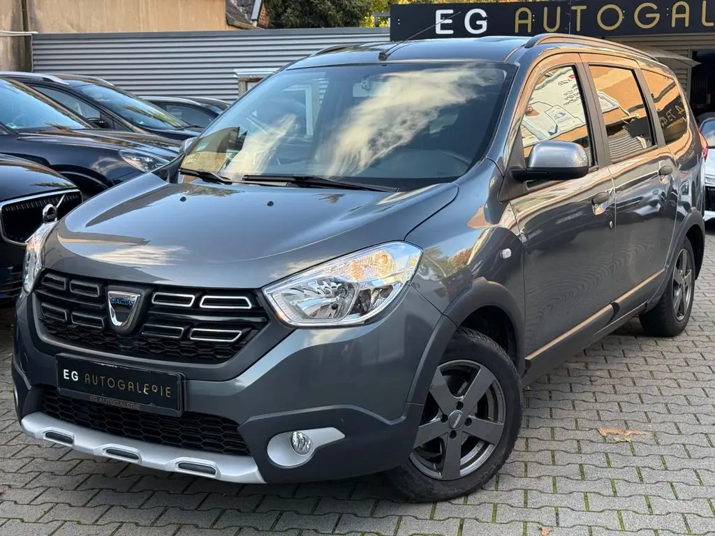 Photo 1 : Dacia Lodgy 2018 Petrol