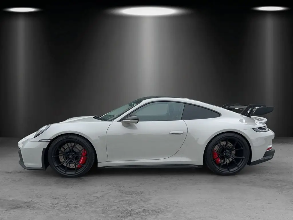 Photo 1 : Porsche 992 2022 Essence