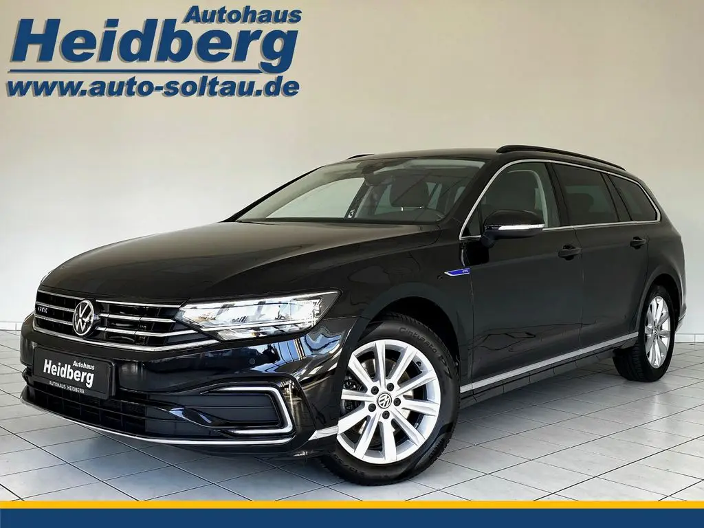 Photo 1 : Volkswagen Passat 2021 Hybrid