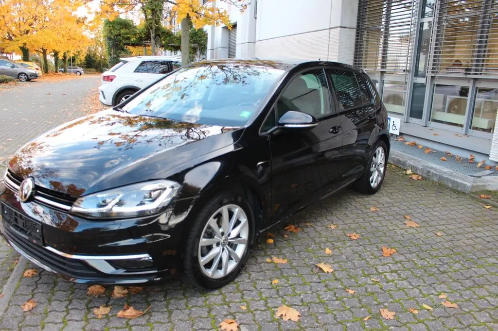 Photo 1 : Volkswagen Golf 2021 Essence