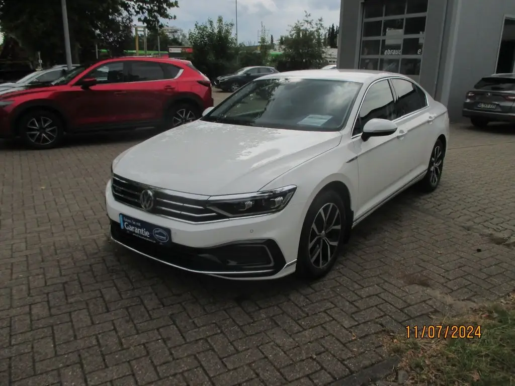 Photo 1 : Volkswagen Passat 2020 Hybride