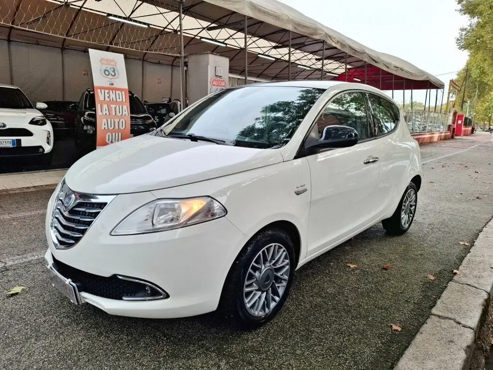 Photo 1 : Lancia Ypsilon 2022 Hybride