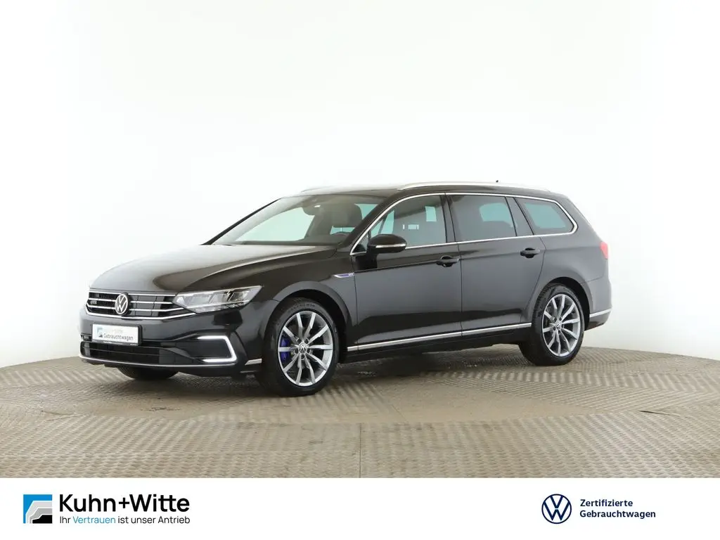 Photo 1 : Volkswagen Passat 2021 Hybride