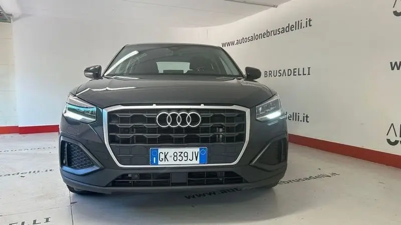 Photo 1 : Audi Q2 2022 Essence