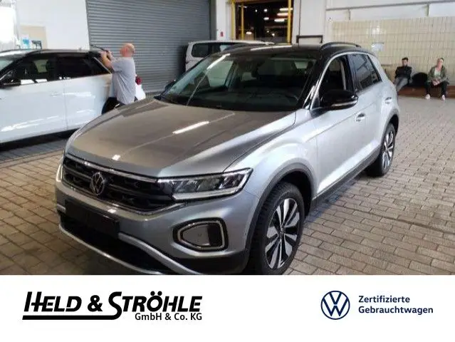 Photo 1 : Volkswagen T-roc 2023 Essence