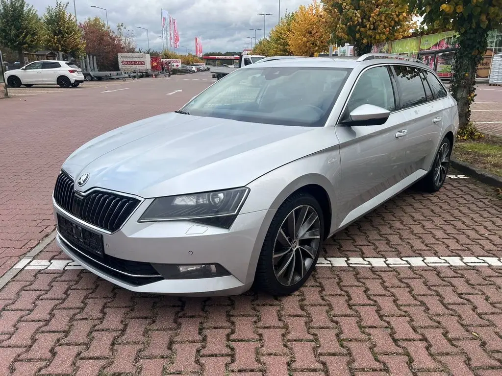 Photo 1 : Skoda Superb 2016 Diesel