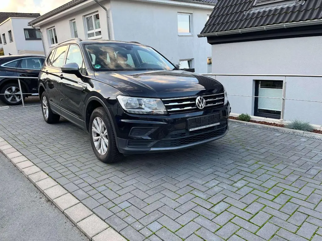 Photo 1 : Volkswagen Tiguan 2019 Petrol