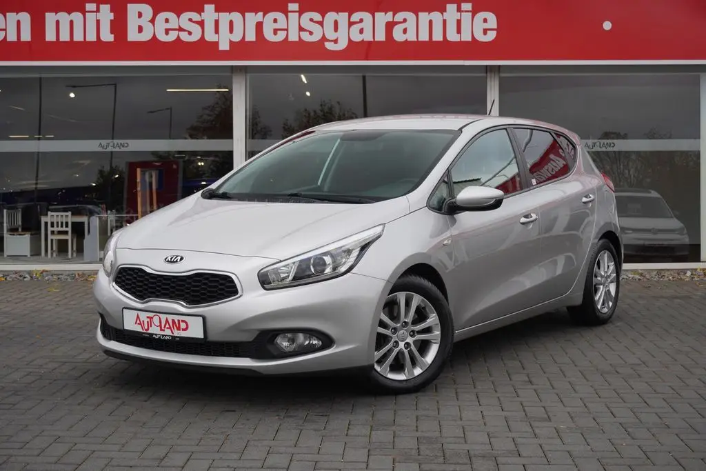 Photo 1 : Kia Ceed 2015 Petrol