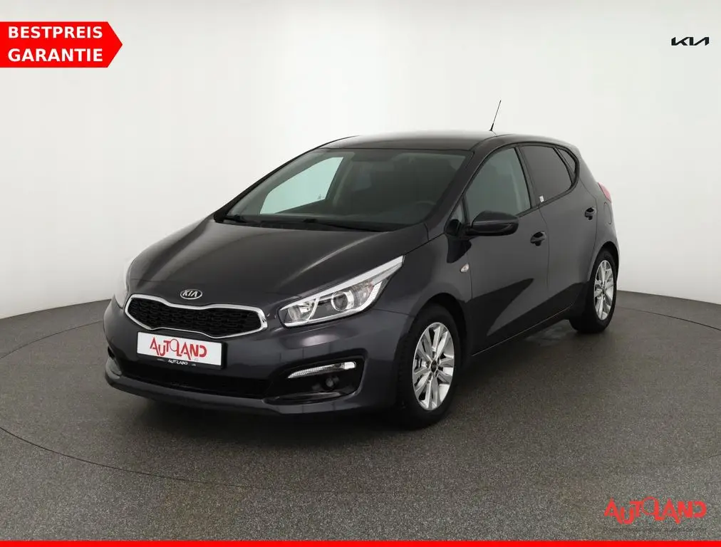 Photo 1 : Kia Ceed 2016 Petrol