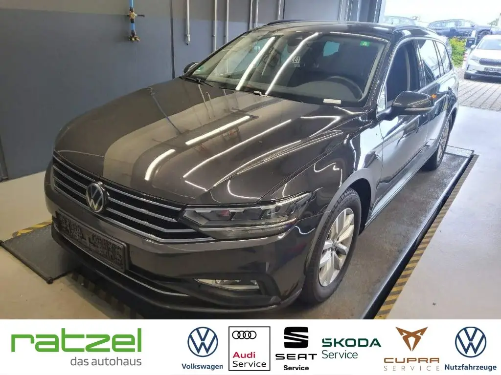 Photo 1 : Volkswagen Passat 2020 Petrol