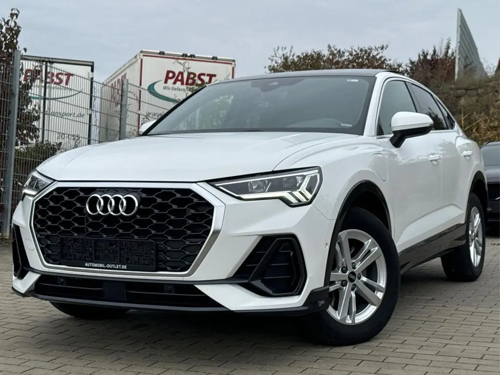 Photo 1 : Audi Q3 2021 Hybrid